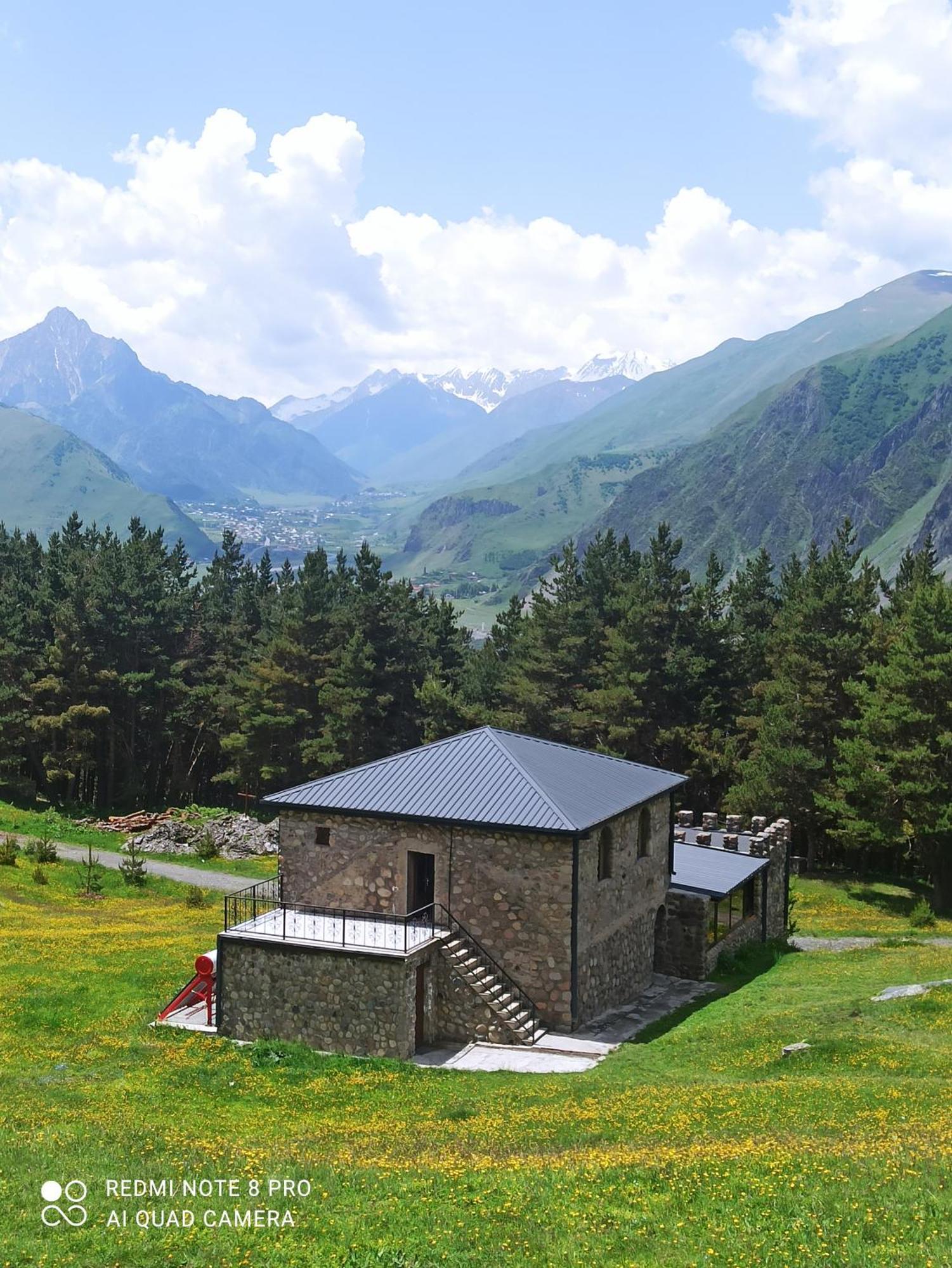 Hotel Crystal Kazbegi Exterior foto